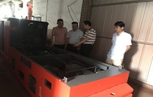 新寧客戶(hù)來(lái)廠(chǎng)考察蓄電池電機車(chē)