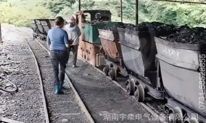 5噸防爆湘潭電機(jī)車現(xiàn)場(chǎng)運(yùn)行視頻