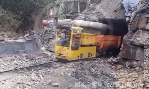 井下蓄電池電機(jī)車電源液面低應(yīng)該能直接加自來水嗎？
